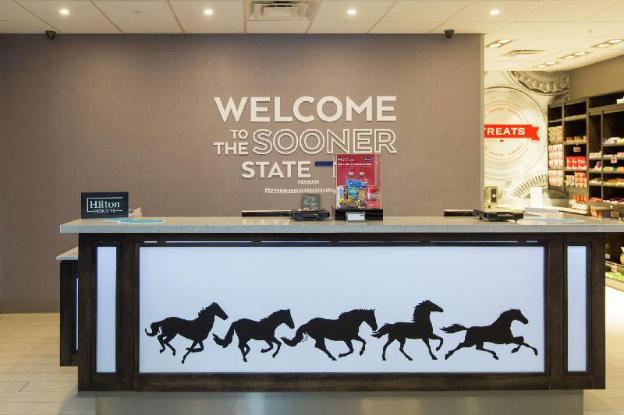 hampton inn mustang