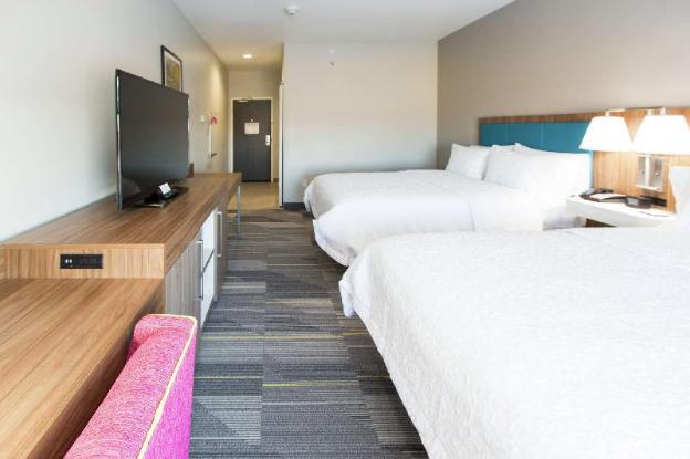 hampton inn mustang