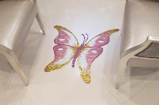 staypineapple an artful hotel midtown