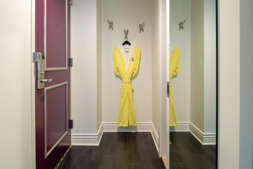 staypineapple an artful hotel midtown