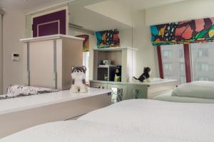 staypineapple an artful hotel midtown