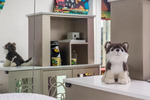 staypineapple an artful hotel midtown