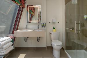 staypineapple an artful hotel midtown