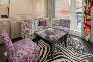 staypineapple an artful hotel midtown