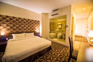 3mg lakeside hotel
