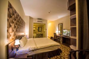 3mg lakeside hotel