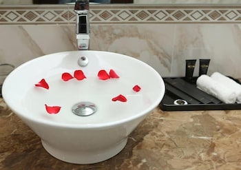 the mira boutique hotel