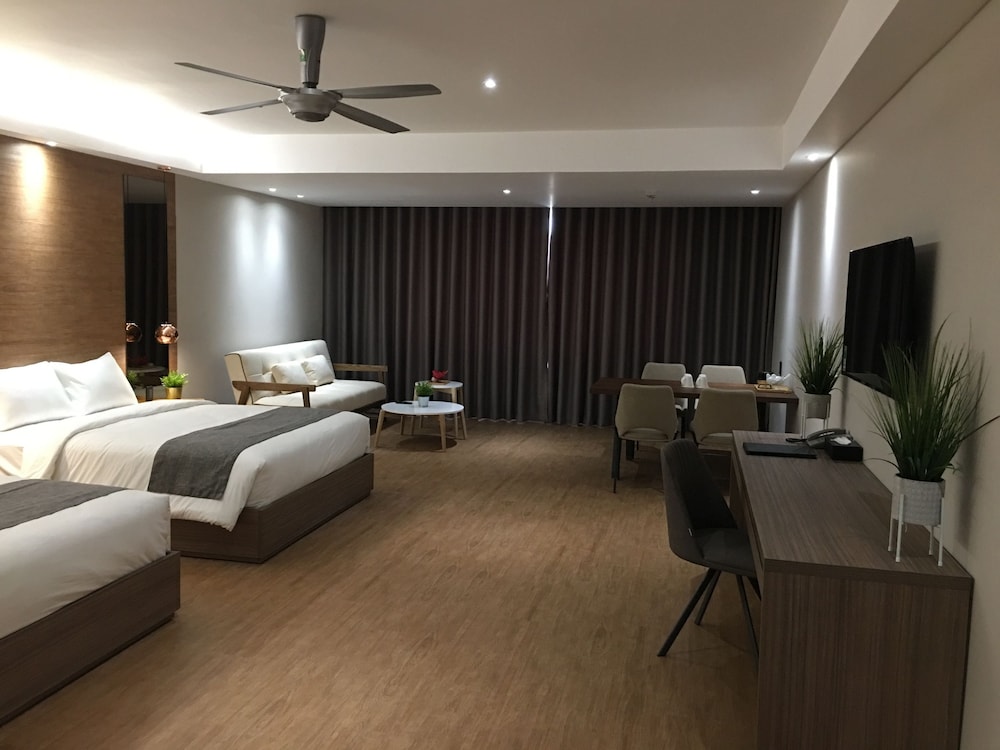 the luxe hotel da lat