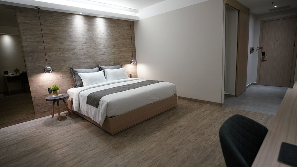 the luxe hotel da lat