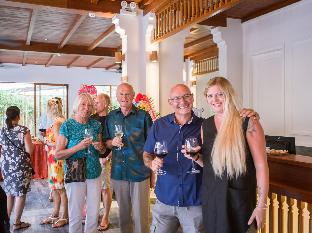 vinh hung old town hotel