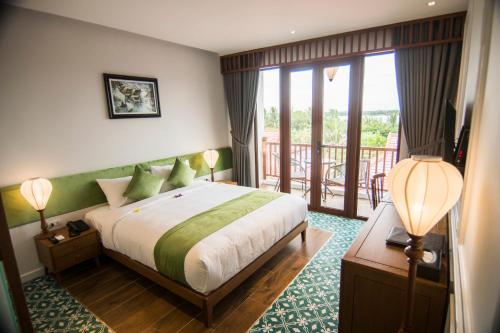 vinh hung old town hotel