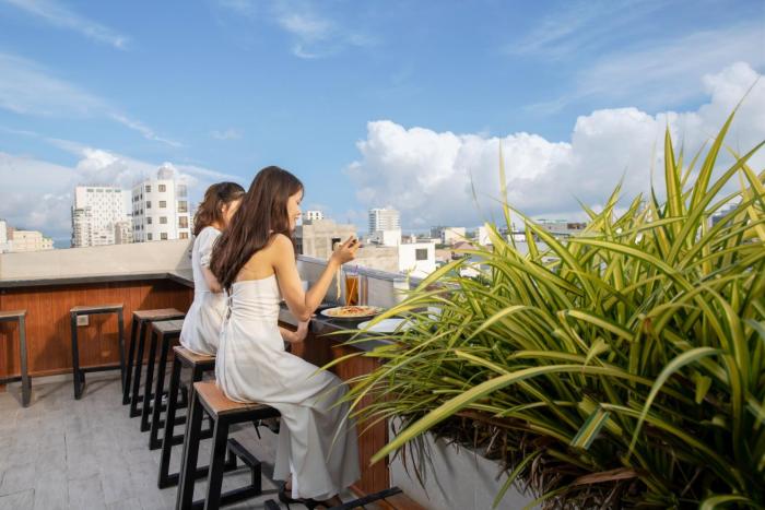 hanami hotel danang