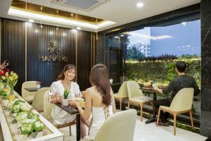 hanami hotel danang