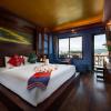 saparis hotel