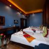 saparis hotel