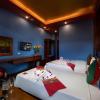 saparis hotel
