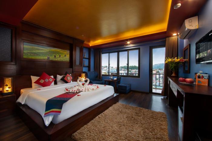 saparis hotel