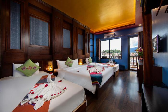 saparis hotel