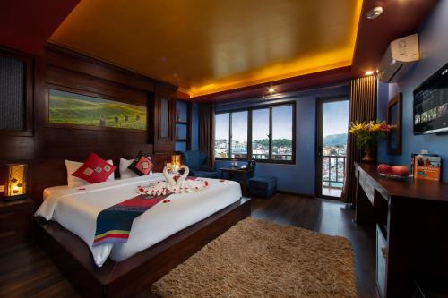 saparis hotel