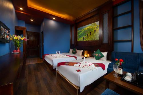 saparis hotel