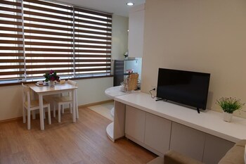 canary hotel and apartment