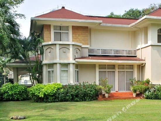 the waterfront residence