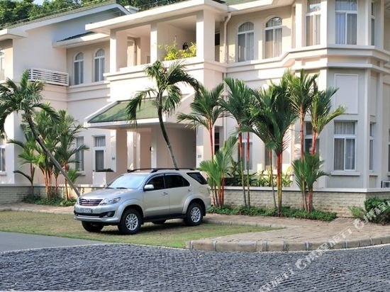 the waterfront residence