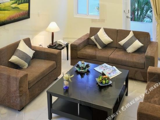 the waterfront residence