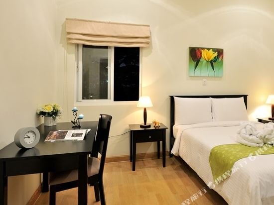 the waterfront residence