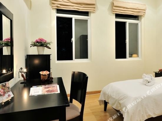 The Waterfront Residence,,5 star