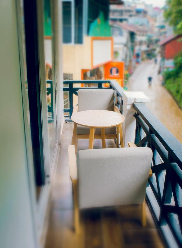 the grand blue hotel