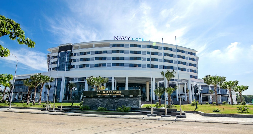 navy hotel cam ranh