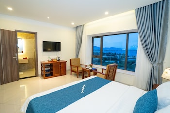 navy hotel cam ranh