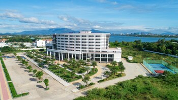 navy hotel cam ranh