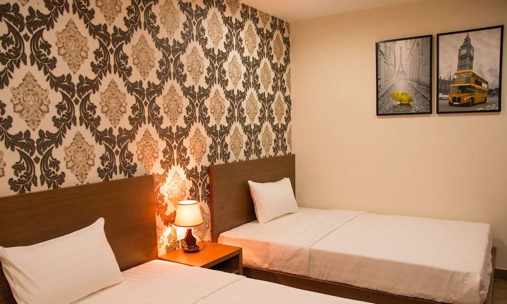 clavie hotel saigon airport hotel