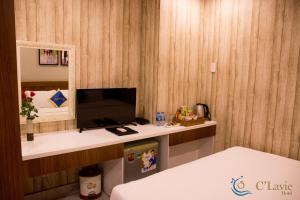 clavie hotel saigon airport hotel