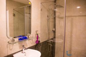 clavie hotel saigon airport hotel