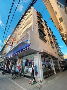 sweet lavender hotel near dalat night market