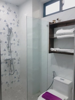 sweet lavender hotel near dalat night market