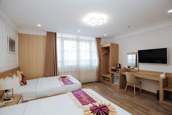 sweet lavender hotel near dalat night market