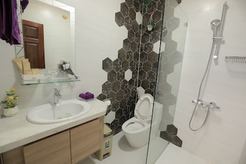 sweet lavender hotel near dalat night market