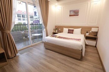 sweet lavender hotel near dalat night market