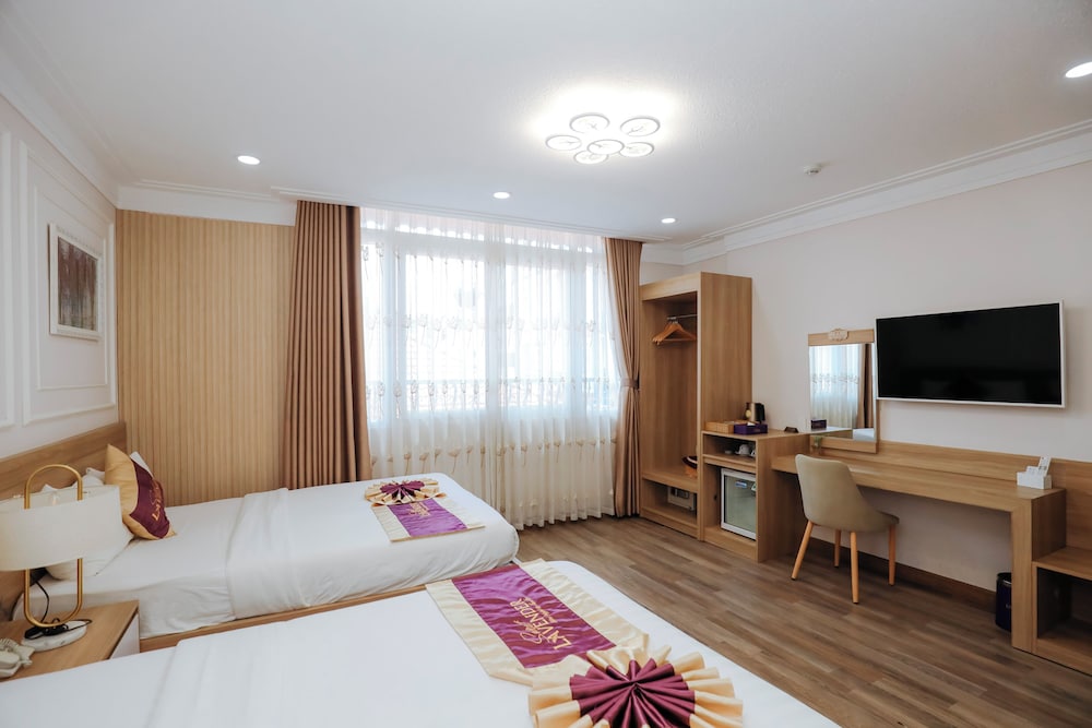 sweet lavender hotel near dalat night market