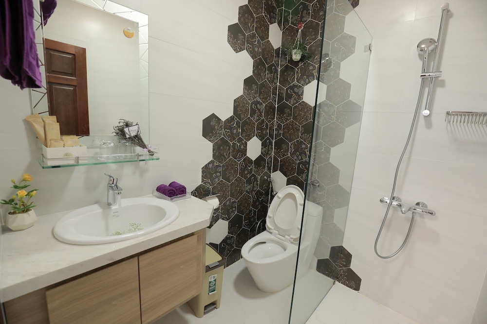 sweet lavender hotel near dalat night market