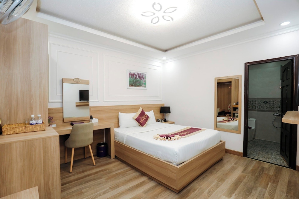 sweet lavender hotel near dalat night market