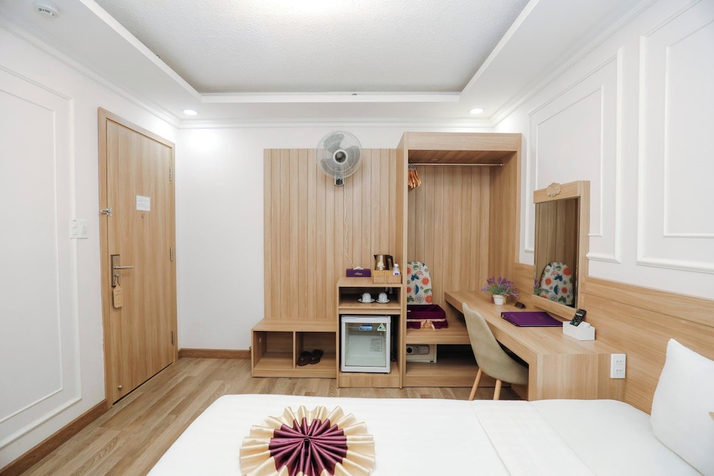 sweet lavender hotel near dalat night market