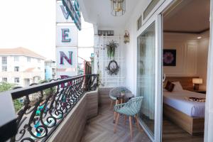 sweet lavender hotel near dalat night market