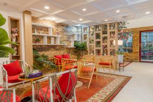 sweet lavender hotel near dalat night market