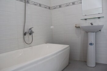 quang nam university guesthouse