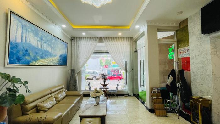 pinus hotel